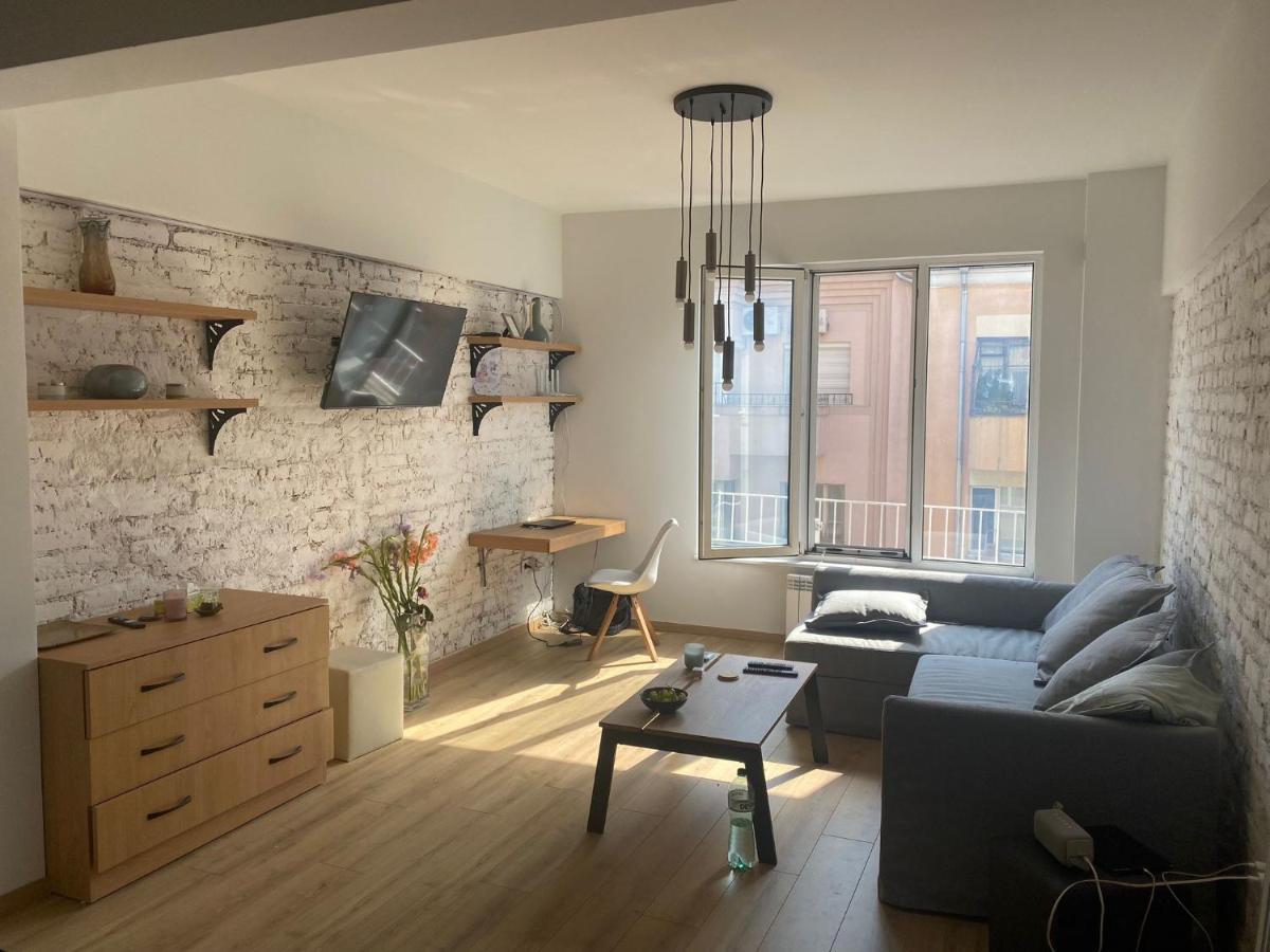 Апартаменти Trendy And Stylish In Centre For Business And Leisure *